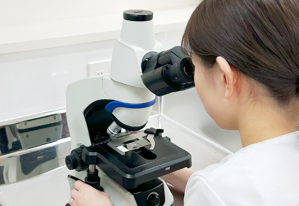 臨床検査技師が検査を実施